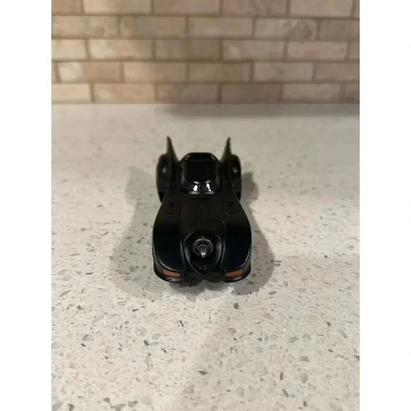 Jada Toys 1989 Batmobile Diecast Metal Car 1/32 Scale  th - Picture 2 of 5